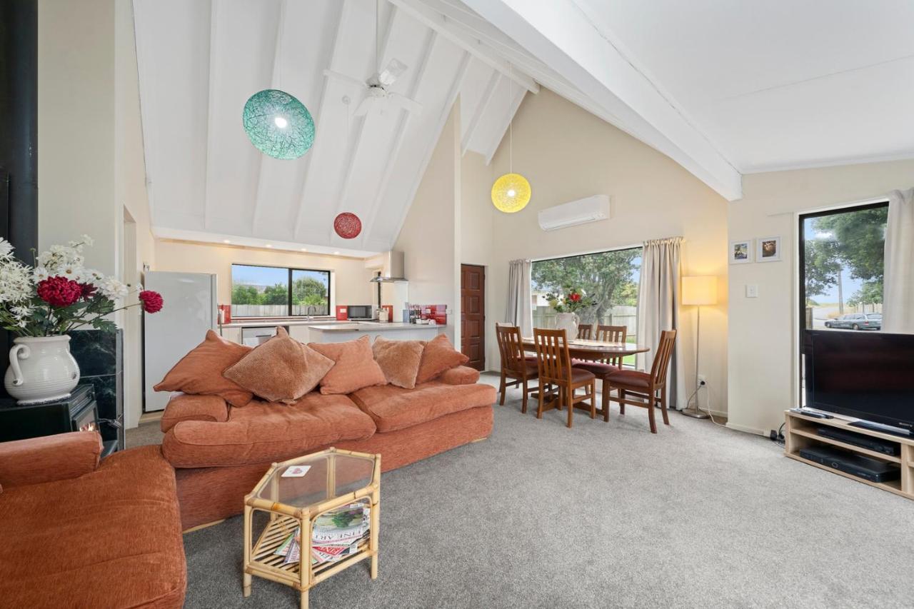 Wharerata - Otaki Beach Holiday Home Ngoại thất bức ảnh
